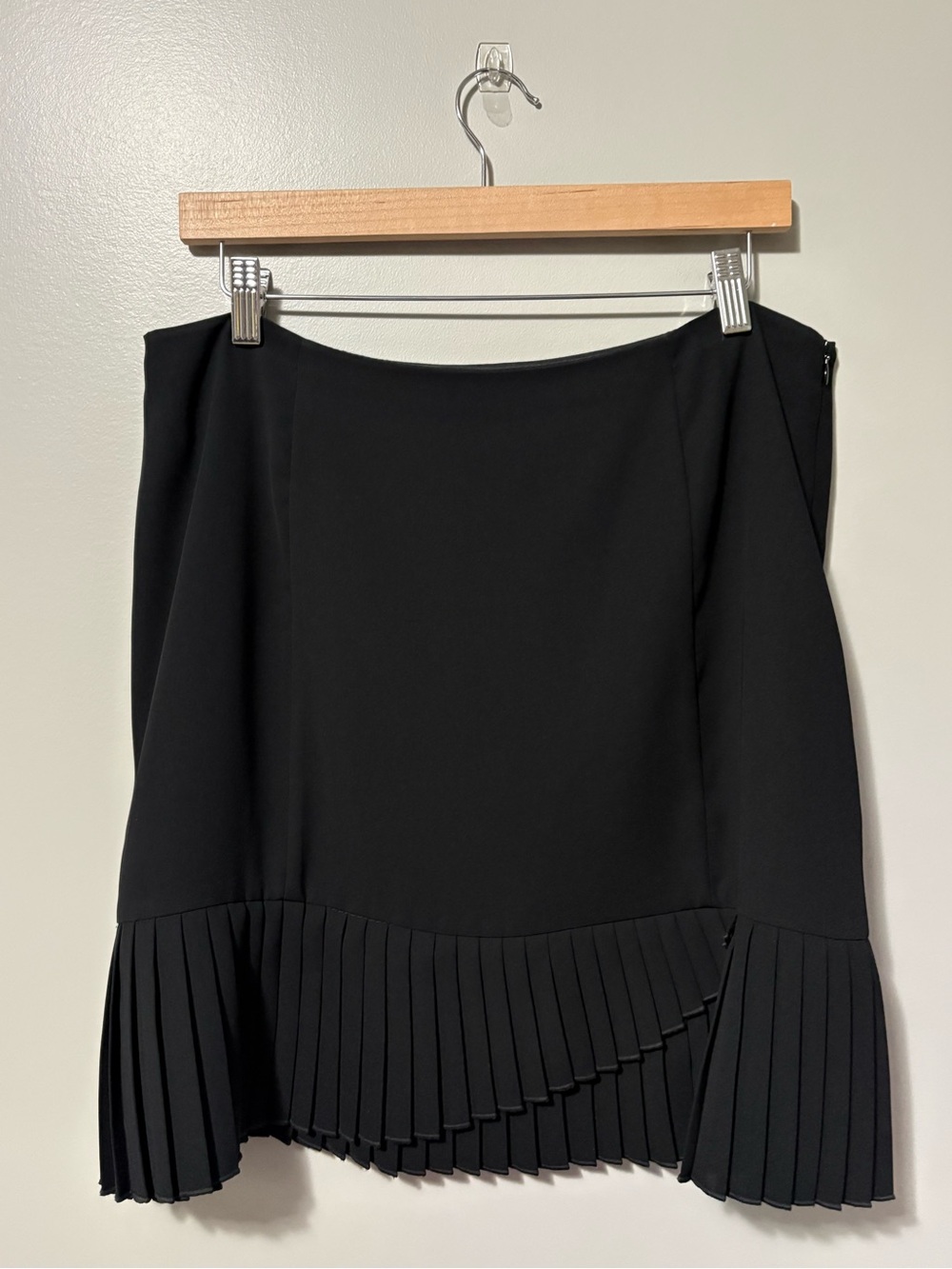 Cartise Mini Skirt Black Asymmetrical Pleated Hemline